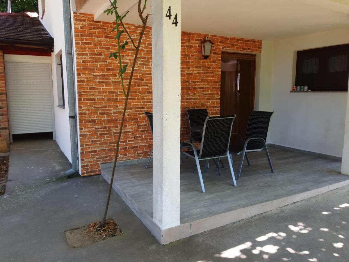 Kuca Za Odmor Stepanicevac 44 Aljmas Экстерьер фото